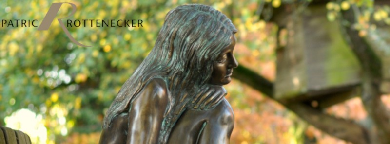 Emanuelle Bronzefigur Emanuelle Bronzefigur
