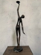 Bronzeskulptur "Balance 1" - modern auf Marmorsockel
