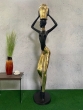 Bronzeskulptur "Stehende Wasserträgerin" groß