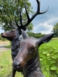 Nahaufnahme Bronzefiguren Rotwild