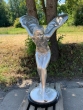 Bronzeskulptur Spirit of Ecstasy auf einem Marmorsockel 