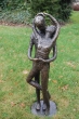 Bronzefigur Stehendes Liebespaar mit brauner Patina