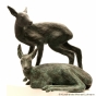 Bronzeskulptur "Sitzendes kleines Rehkitz"