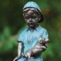 Bronzeskulptur Kleiner Junge mit seinem Hund 