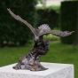 Bronzeskulptur "Adler auf Felsvorsprung"
