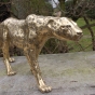 Nahansicht der Bronzefigur "Schleichender Gepard (Silber)