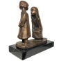 Schräge Seitenansicht der Rottenecker Figur "Zwei anmutige Mädchen"