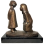 Frontansicht der Rottenecker Figur "Zwei anmutige Mädchen"