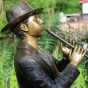 Bronzefigur "Großer Flötenspieler Franz" als Wasserspeier