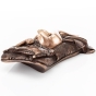Seitenansicht der Bronzeskulptur "Sleeping Beauty"