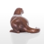 Rückansicht der Bronzeskulptur "Fischotter"