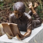 bronze_skulptur junge mit buch