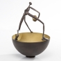 Edition Strassacker Bronzeskulptur "Prometheus stealing fire" von Patricia Losada Casanova limitiert auf 99 Stk. von hinten