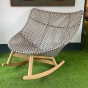 DEDON MBRACE Schaukelstuhl in pepper - Ausstellungsstück