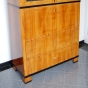 "Biedermeier Vitrinenaufsatz-Sekretär süddeutsch um 1810/1820 in Kirschbaum und Birnbaum" 