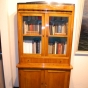 "Biedemeier-Vitrinenaufsatzschrank süddeutsch um 1825/1835 in Kirschbaum"