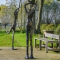 Moon Staring Skulptur im Park von Ann