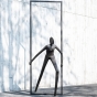 Bronzeskulptur "Into freedom" von Guy Buseyne