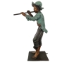 Bronzefigur "Flötenspieler Moritz mit Sommerhut" als Wasserspeier, grün