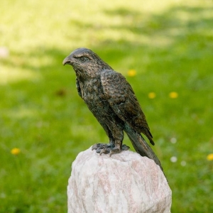 Frontansicht der Rottenecker Figur "Roter Milan"