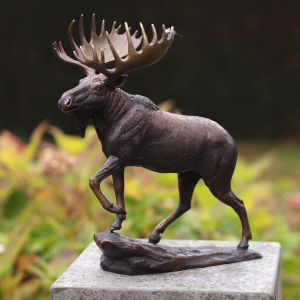 Bronzeskulptur Stehender Elch mit Sockel auf Säule 
