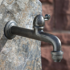 Wasserhahn aus Bronze