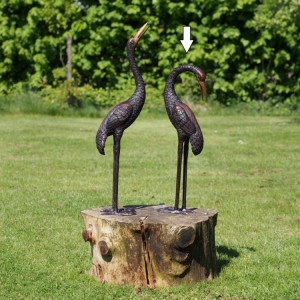 Bronzeskulptur "Stehender Kranich" mit Kopf nach unten