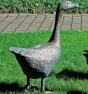 bronzefigur gans strassacker