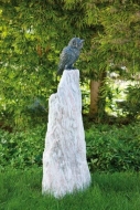 Waldohreule auf Rosario-Findling von Rottenecker Bronzekunst