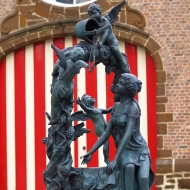 Bronzeskulptur Brunnen mit Engeln als Wasserspiel 