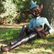 Bronzeskulptur "Kobold mit Maske"