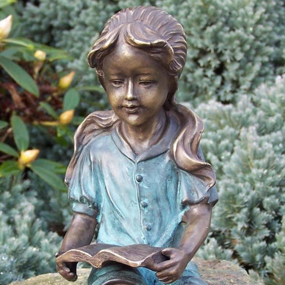 Bronzeskulptur Mädchen mit Ihrem Buch 