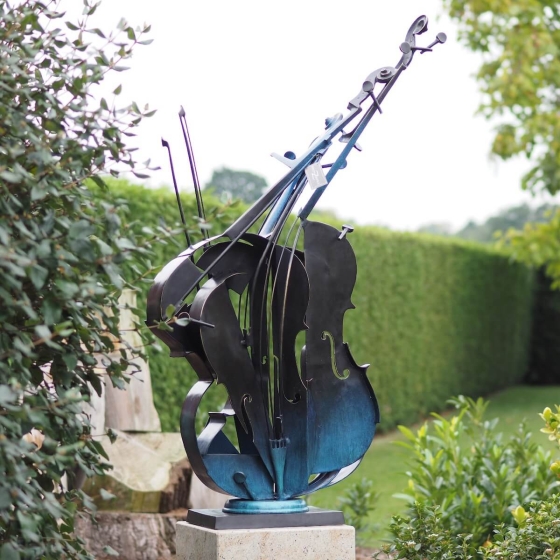 Bronzeskulptur Cello auf Sockel 