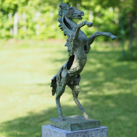 Bronzefigur steigender Hengst 