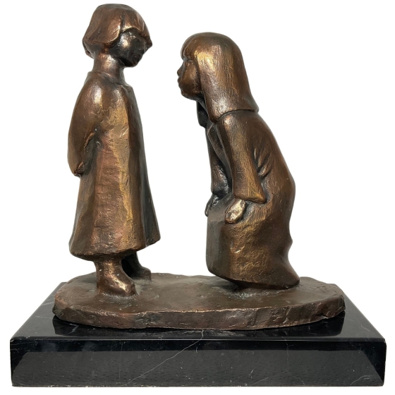 Frontansicht der Rottenecker Figur "Zwei anmutige Mädchen"