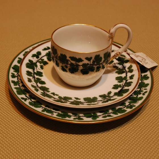 Meissen 3-teiliges Kaffeegedeck Weinlaub um 1900