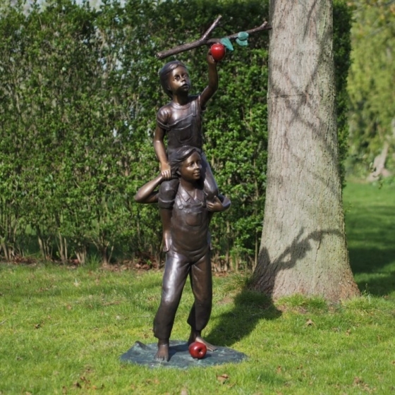 Bronzeskulptur "Geschwister Noah und Jacob"