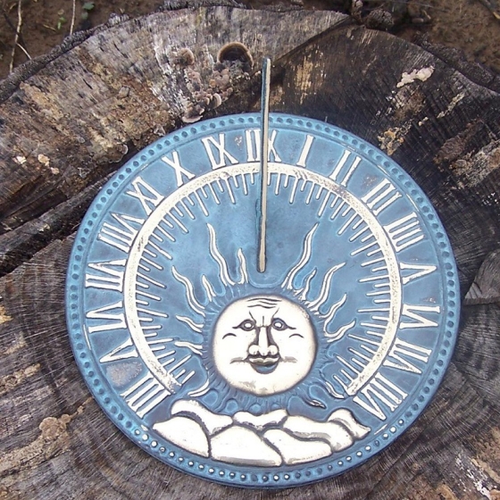 Sonnenuhr f. Wand blau patiniert Scheibe flach