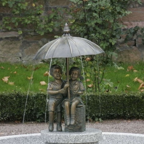Rottenecker Bronzefigur Schirmpärchen Midi 88486 mit Bronzesockel