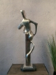 Bronzeskulptur "Gitarrenspieler" - modern auf Marmorsockel