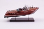 Modellboot von Kiade auf Ständer