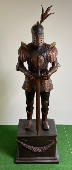 Bronzeskulptur "Ritter mit Schwert"